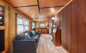Blue Bear 4Br Cabin - Hot Tub, Starlink Wi-Fi, Fire Pit, Sleeps 10